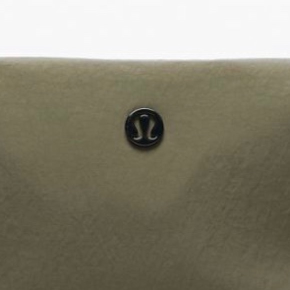 Lululemon All Your Small Things Pouch Mini - Picture 6 of 12